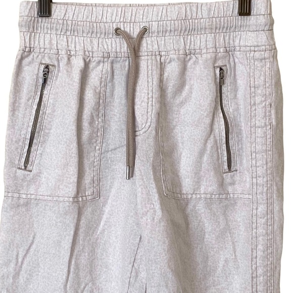 Athleta Cabo Linen Jogger in Mirco Cheetah Abalone Gray, Size 2 - Picture 5 of 10